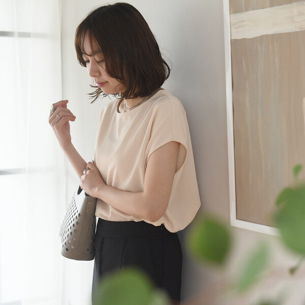 夏を気持ち良く過ごすために。快適指数を上げる、今どきの賢いトップス選び！[PR]