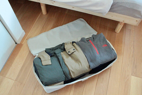 オフシーズンの衣類や寝具の片付けに。クローゼットもお部屋もスッキリ整う「ソフトタイプのbon moment 衣類収納ケース」[PR]