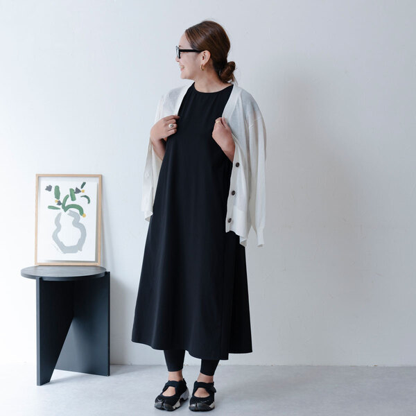 日よけや冷房対策に。真夏にこそ毎日持ち歩きたいカーディガンを、スタッフがコーディネート！[PR]