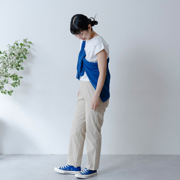 日よけや冷房対策に。真夏にこそ毎日持ち歩きたいカーディガンを、スタッフがコーディネート！[PR]