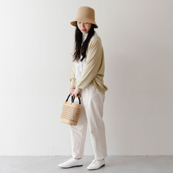 日よけや冷房対策に。真夏にこそ毎日持ち歩きたいカーディガンを、スタッフがコーディネート！[PR]