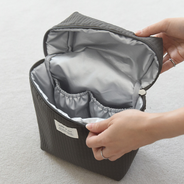 赤ちゃんとの遠出や帰省に！　たっぷり入って保冷もできる「クッカヤプー　哺乳瓶ケース」