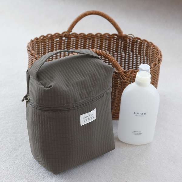 赤ちゃんとの遠出や帰省に！　たっぷり入って保冷もできる「クッカヤプー　哺乳瓶ケース」