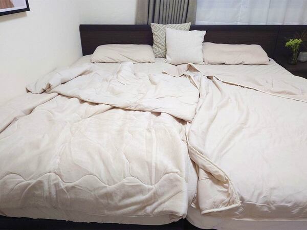 夫婦で寝具を使い分け。定番「ドライコットン」と、ひんやり最高峰の「強冷感」で快適な眠りを[PR]