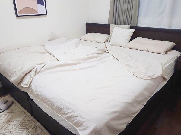 夫婦で寝具を使い分け。定番「ドライコットン」と、ひんやり最高峰の「強冷感」で快適な眠りを[PR]