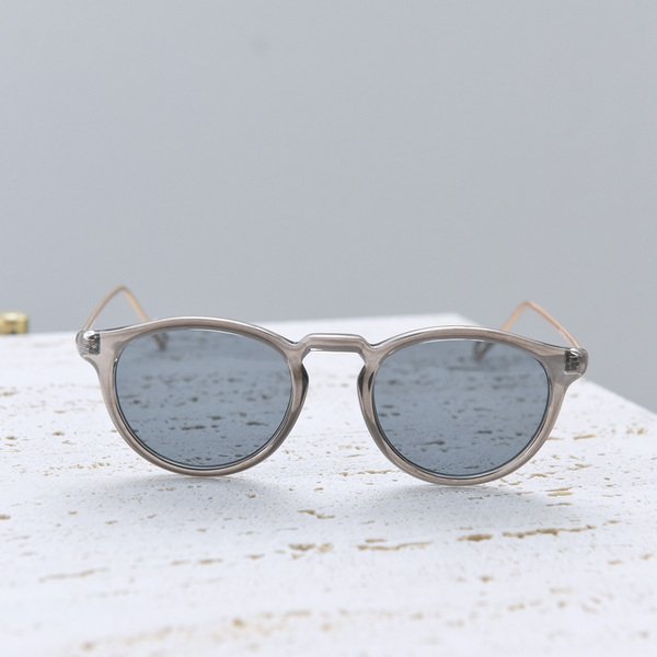 夏のマンネリコーデに小さな冒険「小顔見えフレーム」NEWアイウェア入荷！[PR]