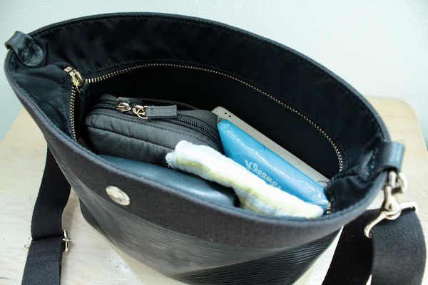 ミニバッグ派さんにもオススメ。小さな見た目以上の機能と収納力「bon momentのミニポーチ」[PR]