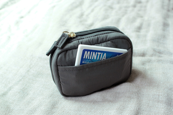 ミニバッグ派さんにもオススメ。小さな見た目以上の機能と収納力「bon momentのミニポーチ」[PR]