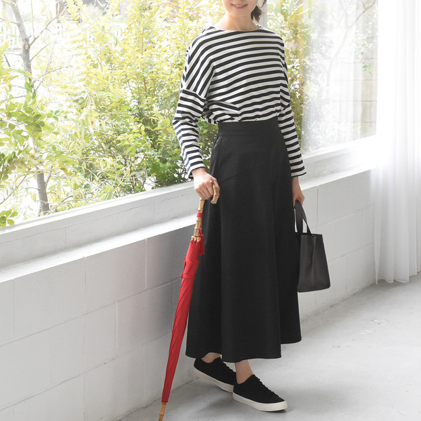 ジメジメ気分を吹き飛ばす！雨を弾く「スカート＆シューズ」をスタッフがコーディネート[PR]