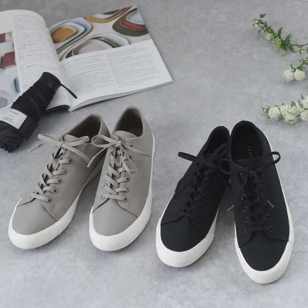 ジメジメ気分を吹き飛ばす！雨を弾く「スカート＆シューズ」をスタッフがコーディネート[PR]