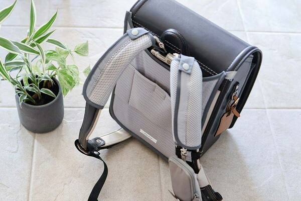 「あるとないとでは全然違う！」薄着の季節、肩に食い込むランドセルの負担を軽減【インスタグラマーさんのもの選び】[PR]