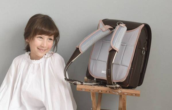「あるとないとでは全然違う！」薄着の季節、肩に食い込むランドセルの負担を軽減【インスタグラマーさんのもの選び】[PR]