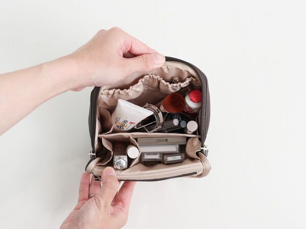 化粧のロスタイム失くなるかも？『ひと目でコスメが分かるポーチ』のスタッフレポ[PR]