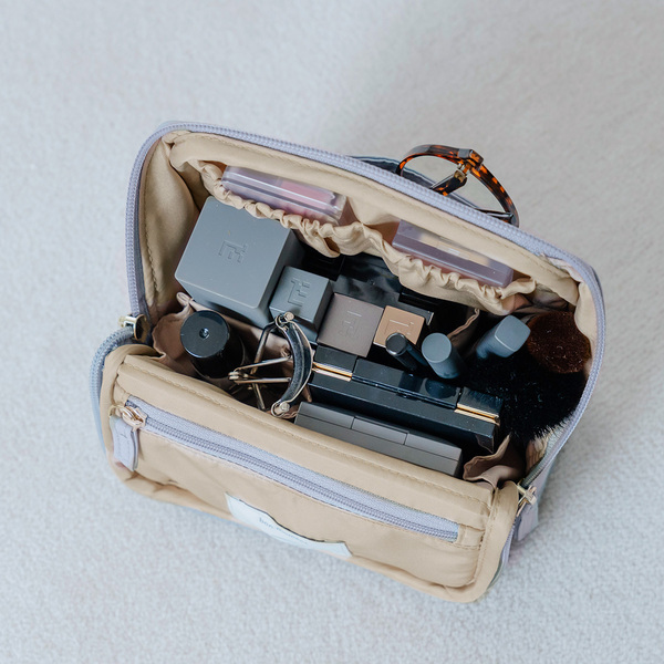 化粧のロスタイム失くなるかも？『ひと目でコスメが分かるポーチ』のスタッフレポ[PR]