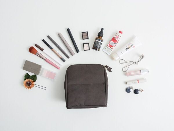 化粧のロスタイム失くなるかも？『ひと目でコスメが分かるポーチ』のスタッフレポ[PR]