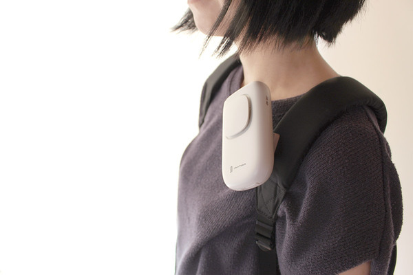 日傘やリュックに装着OK！　クリップ式で使い道広がる「4wayハンズフリーファン」