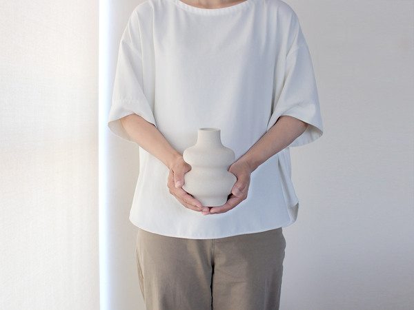 もっと気ままに。「オブジェにもなるフラワーベース」で、ゆるりと緑のある暮らし[PR]