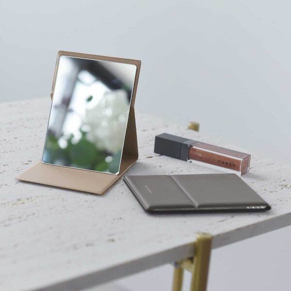 美容のプロも太鼓判！ ありのままの肌色を映す鏡「bon moment　ナピュアミラー」