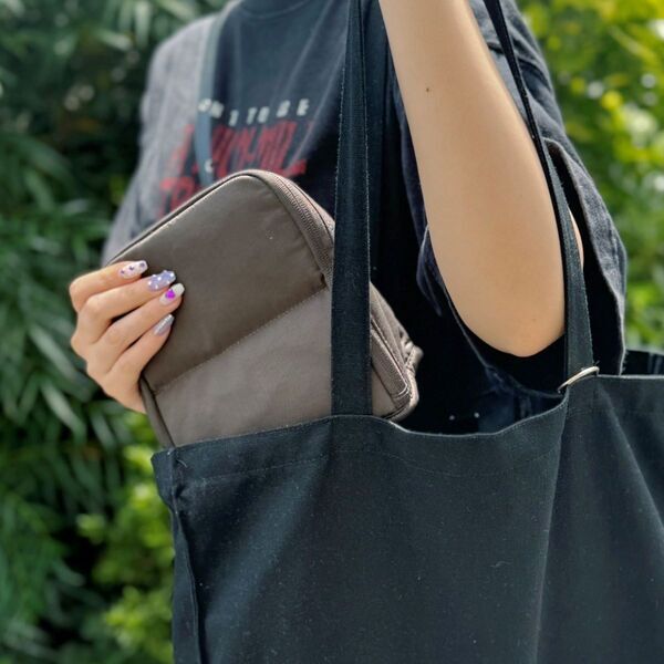 「こんな使い方もできるんです！」化粧ポーチの新しい使い道をスタッフがご紹介[PR]