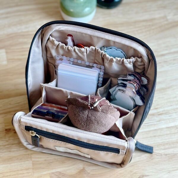 「こんな使い方もできるんです！」化粧ポーチの新しい使い道をスタッフがご紹介[PR]