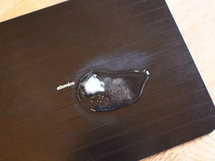 「解凍するの忘れた!」もう慌てない。みるみる自然解凍できる不思議なプレート