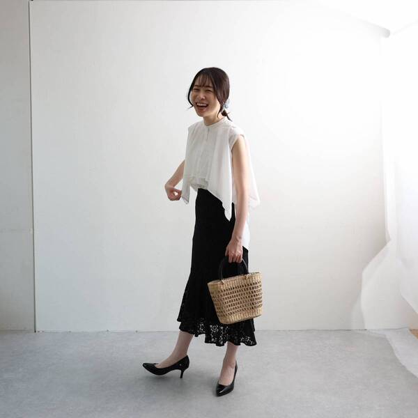 どのブラウスで出かけよう？秋口まで活躍するトップス3選をスタッフコーディネート[PR]