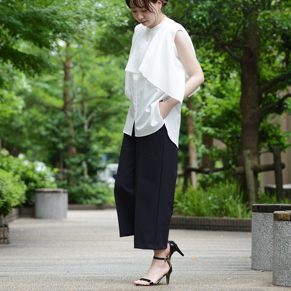 どのブラウスで出かけよう？秋口まで活躍するトップス3選をスタッフコーディネート[PR]