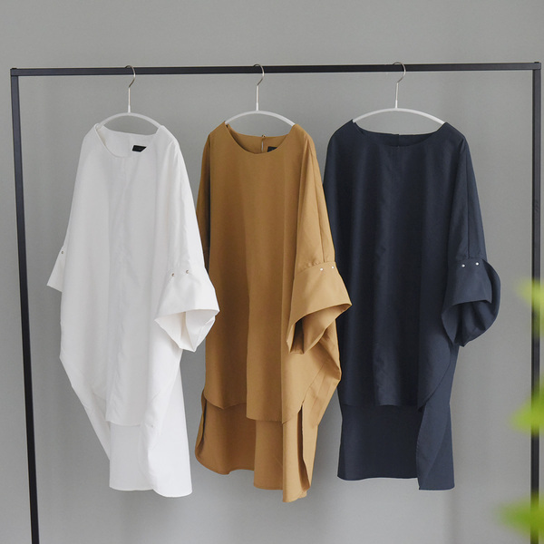 どのブラウスで出かけよう？秋口まで活躍するトップス3選をスタッフコーディネート[PR]