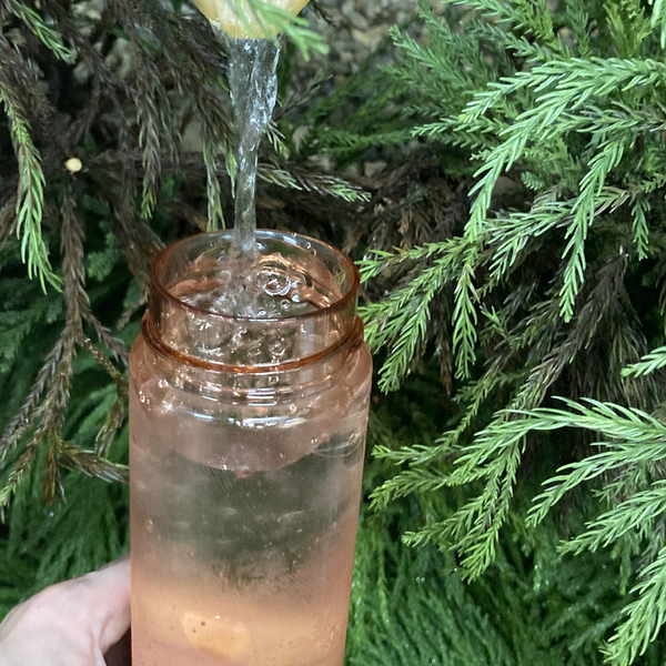 目指せ、1日水2L！デスクワーク中の水分補給は、飲み心地抜群ウォーターボトル[PR]