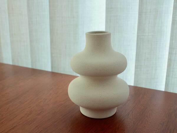 癒されたいなと感じたら、新しいフラワーベースに“自分のための”花を飾ろう。[PR]