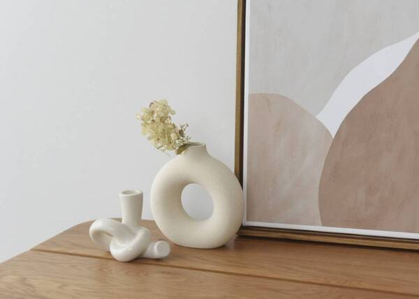 「誰でも簡単に洗練インテリア」で注目のフラワーベース。インスタグラマーさんはこんな組み合わせで使っています[PR]