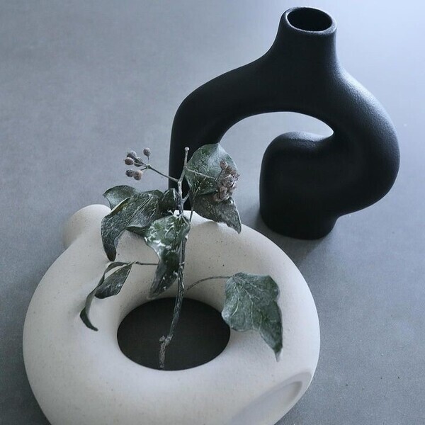 「誰でも簡単に洗練インテリア」で注目のフラワーベース。インスタグラマーさんはこんな組み合わせで使っています[PR]