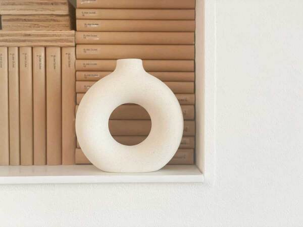 「オブジェにもなるフラワーベース」で、洗練されたインテリア空間をわが家に。[PR]