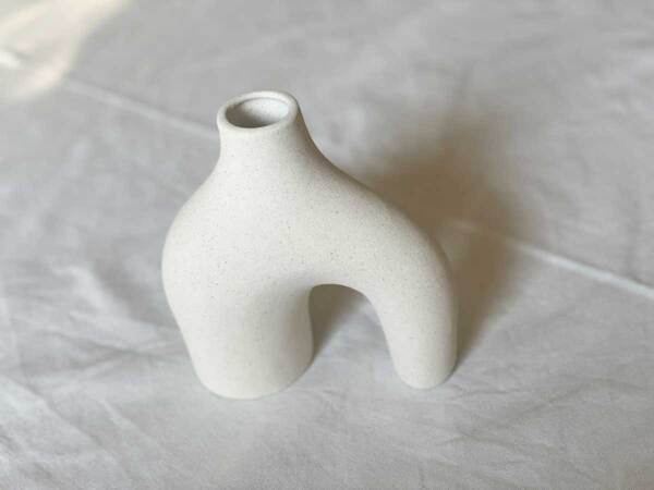 「オブジェにもなるフラワーベース」で、洗練されたインテリア空間をわが家に。[PR]