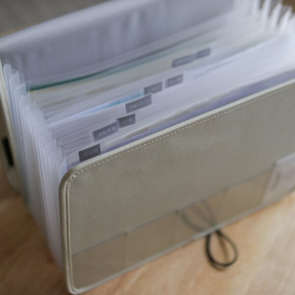 今年度も折り返し。溜まった書類を一気に片付けるなら、仕分け上手な書類収納ケースが便利です【インスタグラマーさんのもの選び】[PR]