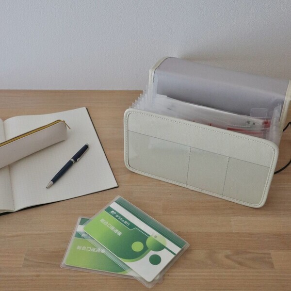 今年度も折り返し。溜まった書類を一気に片付けるなら、仕分け上手な書類収納ケースが便利です【インスタグラマーさんのもの選び】[PR]