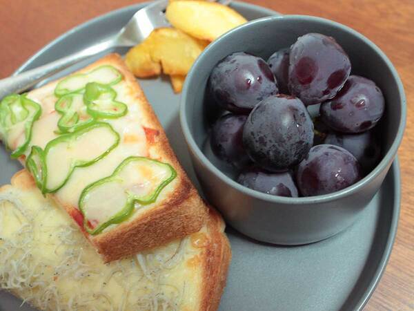 毎日の食卓がまるでカフェに。スタイリッシュな「bon momentの切立（きったて）プレート＆ボウル」[PR]