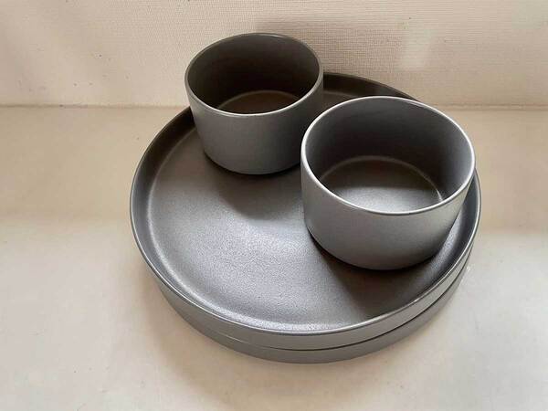 毎日の食卓がまるでカフェに。スタイリッシュな「bon momentの切立（きったて）プレート＆ボウル」[PR]