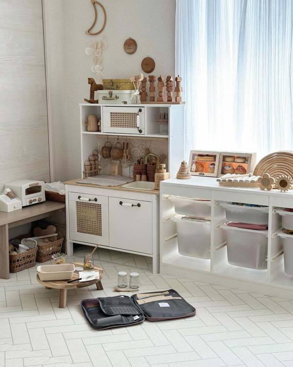 子どものお絵描きグッズがすっきり片付く「収納バッグ」　整頓上手なママの使用レポ