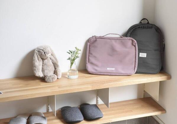 子どものお絵描きグッズがすっきり片付く「収納バッグ」　整頓上手なママの使用レポ