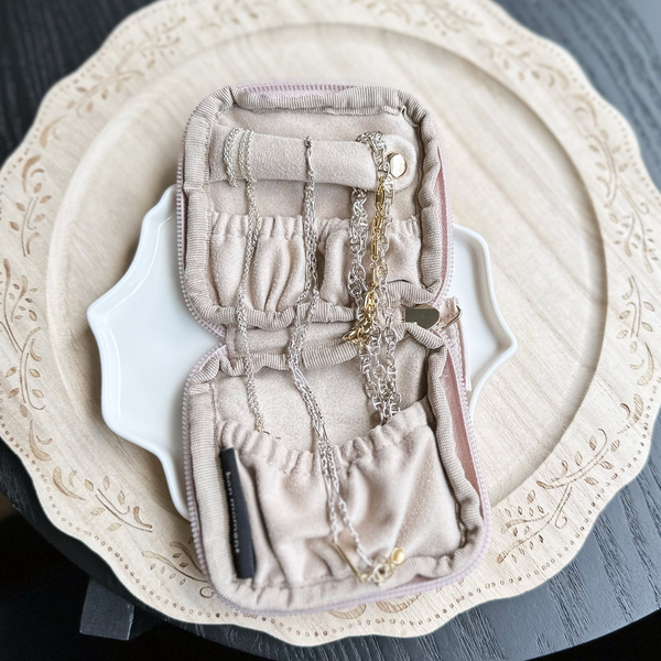 ネックレスにピアス、今日はどれにする？毎日持ち歩きたい「アクセポーチ」のお話[PR]