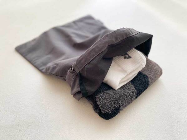 スポーツの後の汗のニオイ漏れを防ぐ！消臭ポーチ巾着型の使い方。[PR]