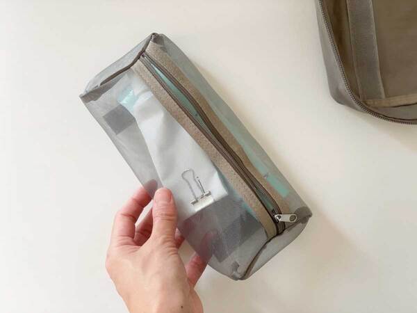 旅行ポーチは「吊り下げトラベルポーチ」と「圧縮できるトラベルポーチ」で揃えて、旅時間を快適に。[PR]