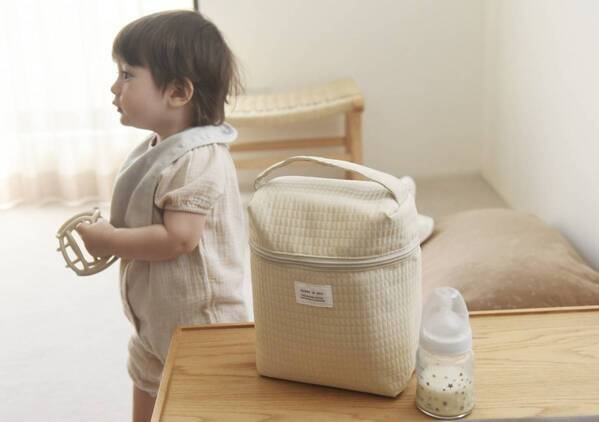 みんなの哺乳瓶ポーチの中身が知りたい！ 0歳〜4歳ママのインスタグラマーさんが、いつも持ち歩くお食事セットを教えてくれました[PR]