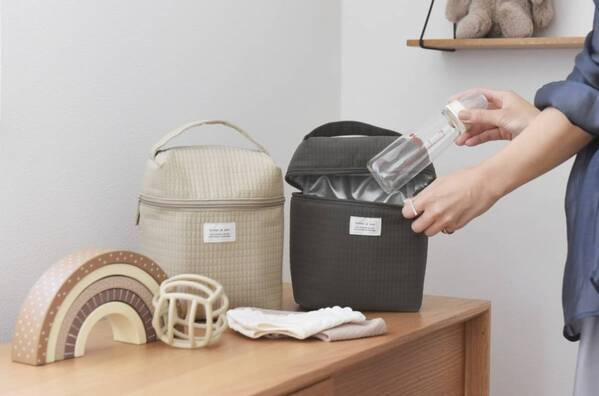 みんなの哺乳瓶ポーチの中身が知りたい！ 0歳〜4歳ママのインスタグラマーさんが、いつも持ち歩くお食事セットを教えてくれました[PR]