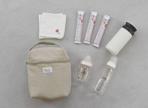 みんなの哺乳瓶ポーチの中身が知りたい！ 0歳〜4歳ママのインスタグラマーさんが、いつも持ち歩くお食事セットを教えてくれました[PR]