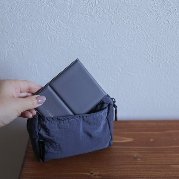 その肌色、本物ですか？ありのままを映す鏡で「自分に似合う色」を再発見【インスタグラマーさんのもの選び】[PR]