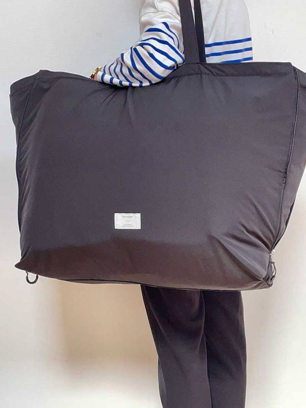 日用品のまとめ買いにも。大荷物もラクラク運べる。「bon momentのビッグサイズ・トート」[PR]