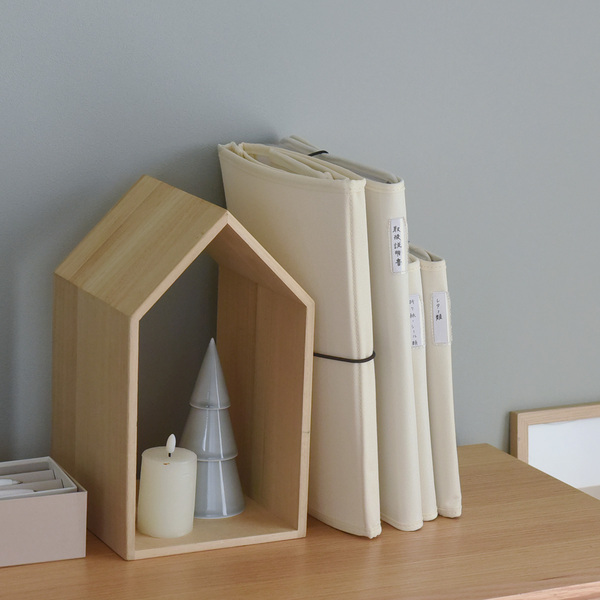 キッズ作品のお片付けコマッタを解決！ギャラリーのように飾って収納できる、作品収納ウォールポケット[PR]