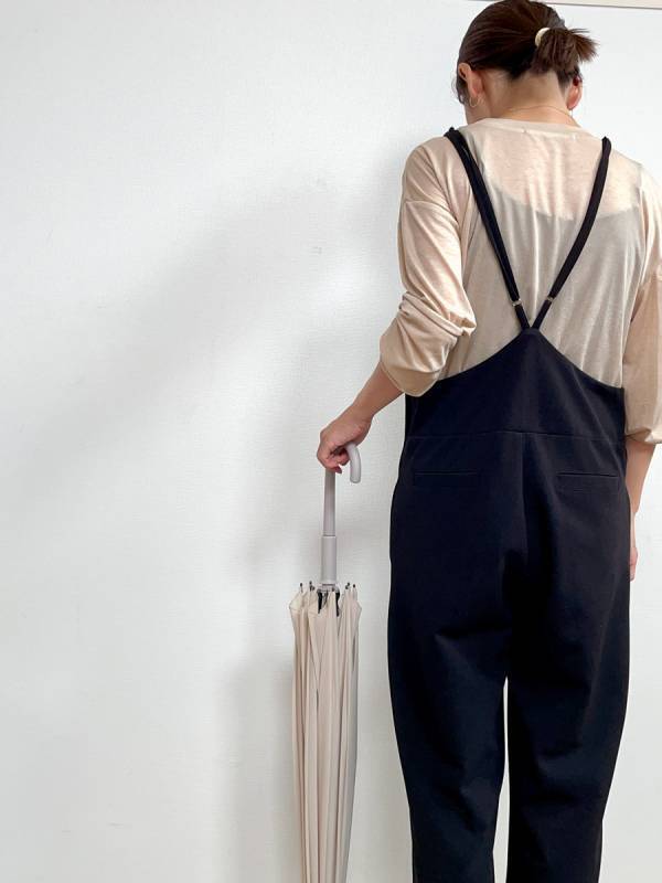 雨の日のプチストレスが軽減する。ベルト無しでクルッと畳める「marnaのShupaattoアンブレラ」[PR]